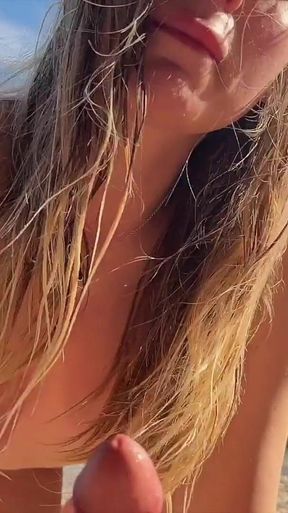 Babe Gets Fucked and Creampied on the Beach - Mira David