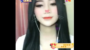 G&aacute_i Việt xinh livestream Uplive