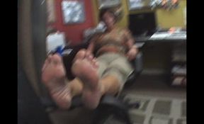 Alice feet