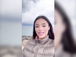 I suck a stranger in the beach ????