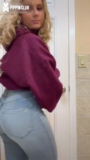 Blonde amateur shows nipslips while dancing in jeans