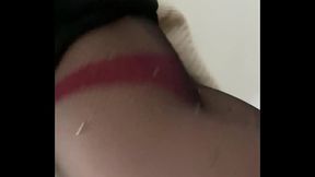 Je t&rsquo_emm&egrave_ne avec moi sous ma jupe