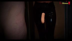 grille ? tu vas devenir ma putegrille entrain de te goder dans la douche ? ...