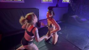 Foxxy Squeeze vs Brigit Heart