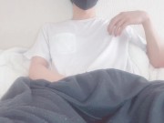 巨根男子の乳首弄りながら正面オナニー　Frontal masturbation while playing with nipples of a man with a big dick