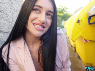 ”Skinny Russian bus stop pickup - Ara Mix, Martin Gun”