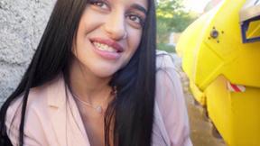 ”Skinny Russian bus stop pickup - Ara Mix, Martin Gun”