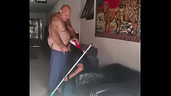 DIARISTA FAZENDO UNS EXTRAS COM O SEU VELHO PATR&Atilde_O