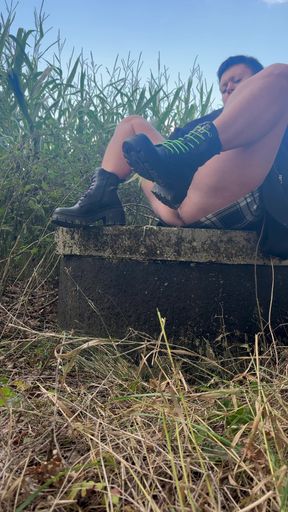 A Corn Cob Had to Serve