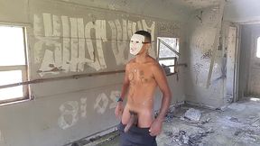 no dia de halloween encontrei um mascarado no vagao do trem e levei um susto e acabei se pegando com ele