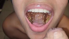 Filling the slut&#039;s belly with lots of yellow piss