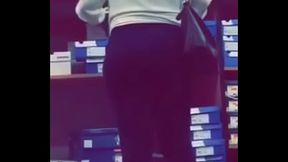 Latin Milf Dropping Thick Ass