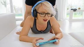 ”Kittina Clariette can't choose between video games & her Boyfriend's fat dick”