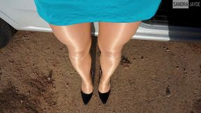 Sandra Jayde 09-03-23 Legshow in Wolford Neon 40D