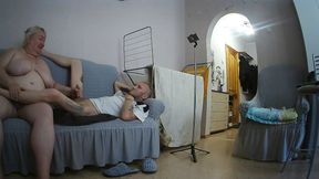 Stepmom helps me jerk off my cock so that I cum