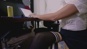 Secretária ninfeta se acaba no boquete e dá o cu com ódio!