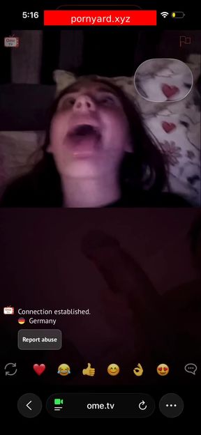 Webcam amateur teen surprises viewers with her reactions during live show