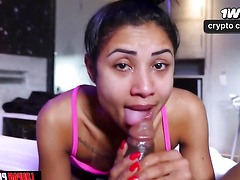 FUCKING NAUGHTY'S FEET AND CUMMING ON HER FEET (NIARA PESSANHA)