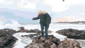 A stroll along the coast AVI