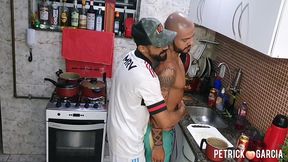 o marido nao quer me ajuda em casa mas pede pra comer minha bunda toda hora
