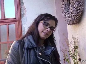 German Scout - Teeny mit Zahnspange bei Casting Anal gefickt