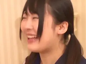 Sasaki Hina ,turns on a lad with an erotic kissing