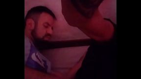 UNA BUENA MAMADA EN LA HABITACION