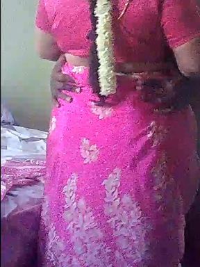 Cheating Desi Aunty in Pink Saree Fucking with Her Neighbour Stepfather