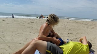 REAL AMATEUR PUBLIC HANDJOB RISKY ON THE BEACH !!! PEOPLE WALKING NEAR...
