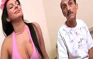 Kitty bella cleans up the old bum