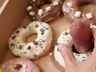 COFFE & DONUTS, PLEASE