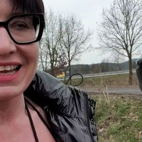 Mif Julie squirts 11 seconds in parking lot