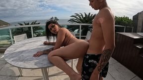 apos uma rapidinha bem gostosa sai com a buceta pigando de porra