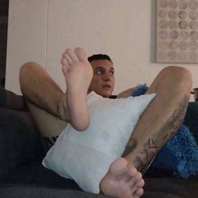 Latino un boxer show his Big feet