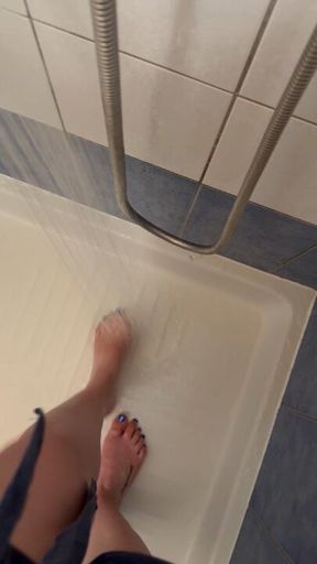 Cleaning my feet in the shower 🚿