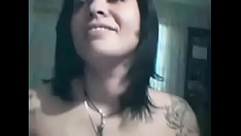 porno professora daniela safada na chat erotica mostra a bucetinha toda lisinha molhada e o clitoris inchado ai pega o consolo dela e se fode ate ela gozar de verdade deixando sair o mel da buceta dela