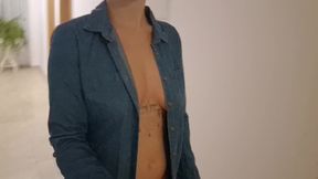 I flash my tits and pussy in the hotel corridor