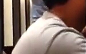Amateur-Orgie in der Toilette