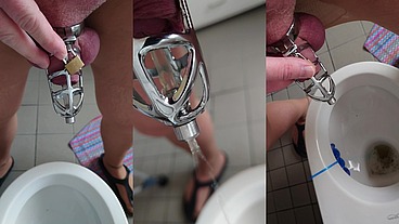 Pissen im Peniskäfig mit Katheter in Strumpfhose