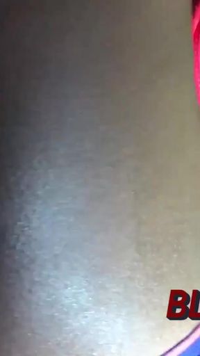 Key moment from &quot;Santa Claus giving his guest gift on Christmas Day&quot;