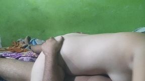 me afinco y columpio arriba de una verga para que me entre toda adentro bien fuerte