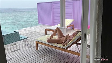 Naked Blonde Masturbates and Gets Fucked the Room Service Waiter Poolside