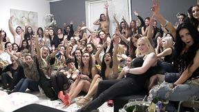 ”More than 100 Lesbo Girls in one place”