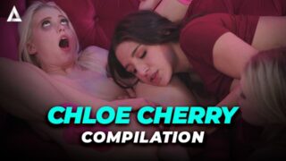 Thằng khốn tóc vàng trường đại học đồng tính nữ thiếu niên Abella Danger, Lily Rader, Chloe Cherry và Kristen Scott trong nhóm ba