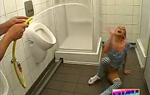 Lysinda piss gangbang