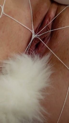 Juicy Peachy Alice has rough threesome to afford vacation for her cuckold boyfriend   Clip 1