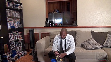 Millian Blu pics up some dick from the mail box