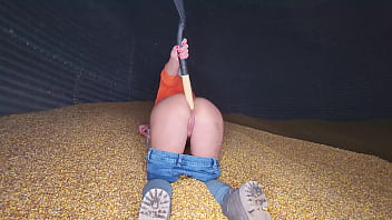 Sam Zee Play In Corn Bin With Shovel Pussy/Ass &amp_ Fucked DP