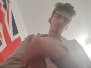 Je me branle avec ma grosse bite