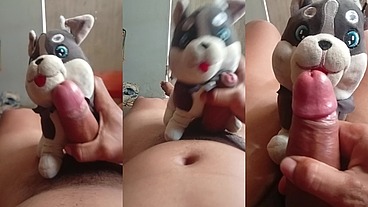 Masturbándome con la ayuda de mi peluche favorito